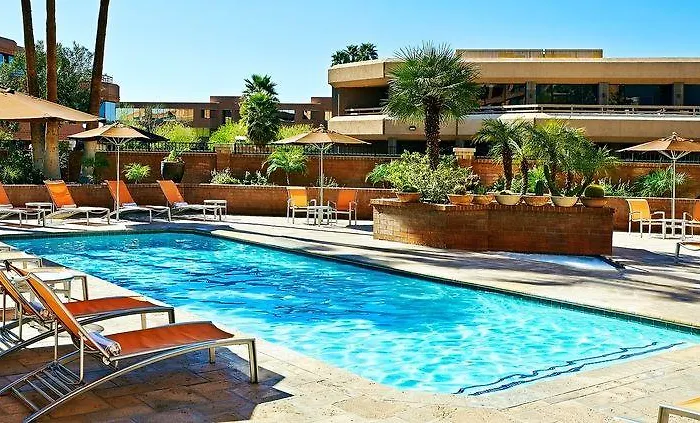 Marriott Old Town Hotel 4*