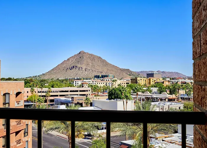 Marriott Old Town Hotel 4*