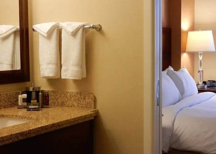 Marriott Old Town Hotel 4*