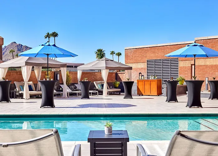 Marriott Old Town Hotel 4*