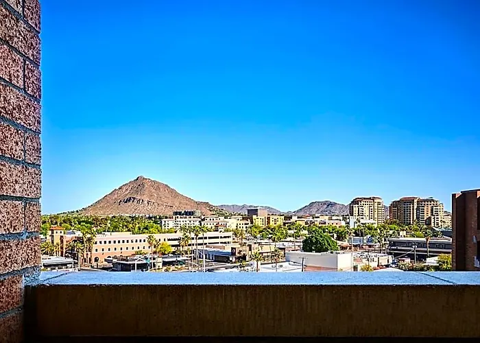 Marriott Old Town Hotel 4*