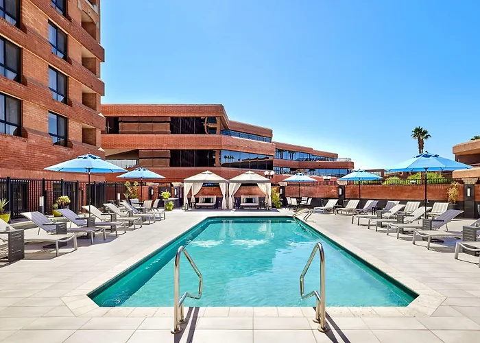 Marriott Old Town Hotel 4*