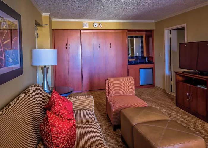 Marriott Old Town 4*