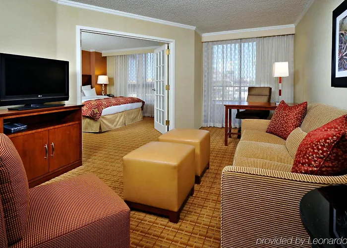 Marriott Old Town 4*